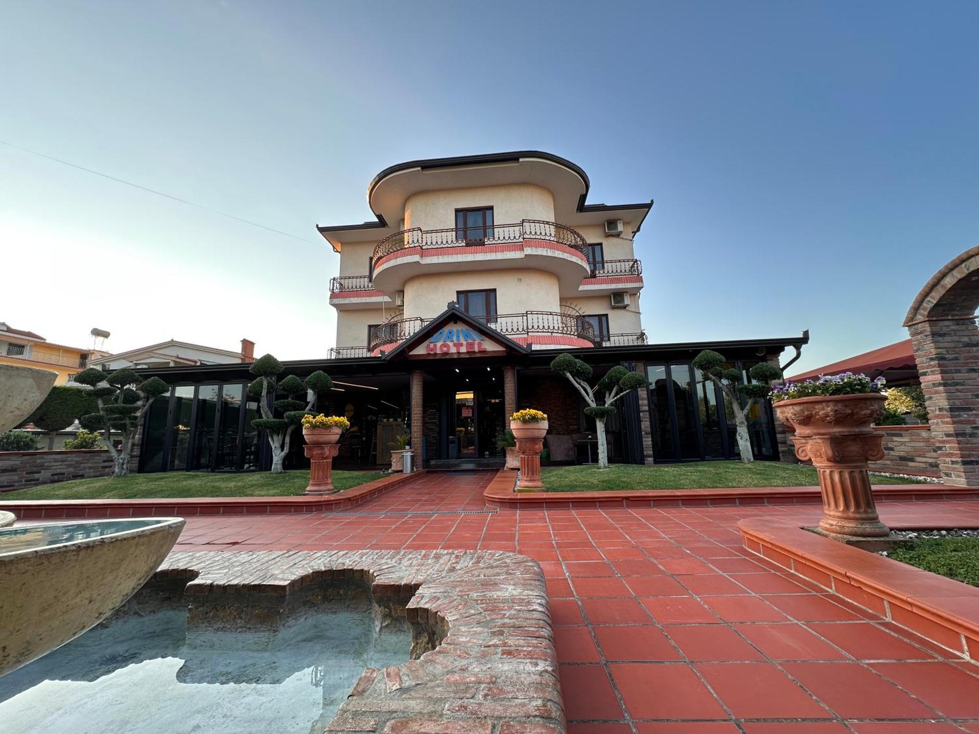 Drini Hotel Rrashbull Exterior foto